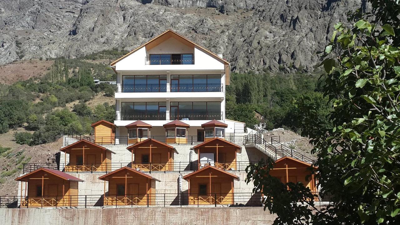 Karsi Bahce Hotel Sebinkarahisar Exterior photo