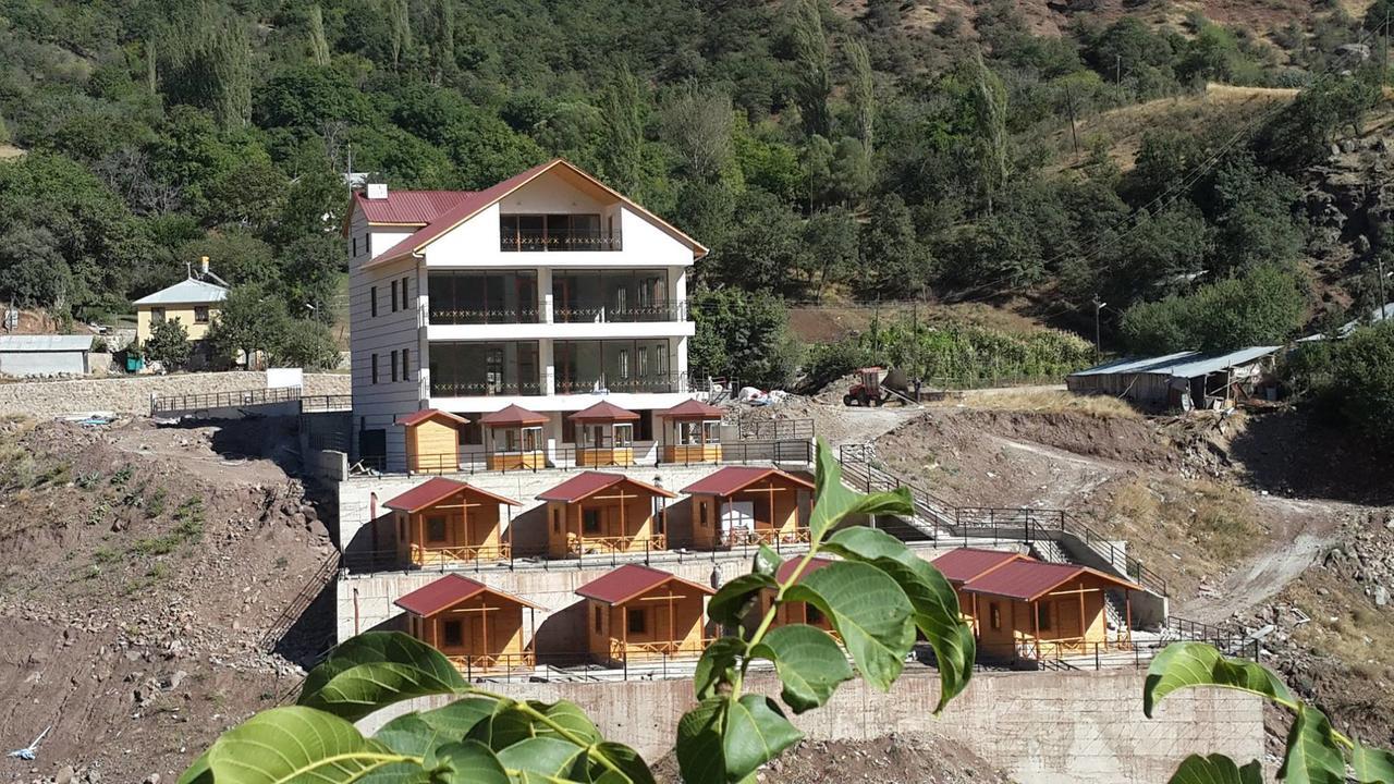 Karsi Bahce Hotel Sebinkarahisar Exterior photo